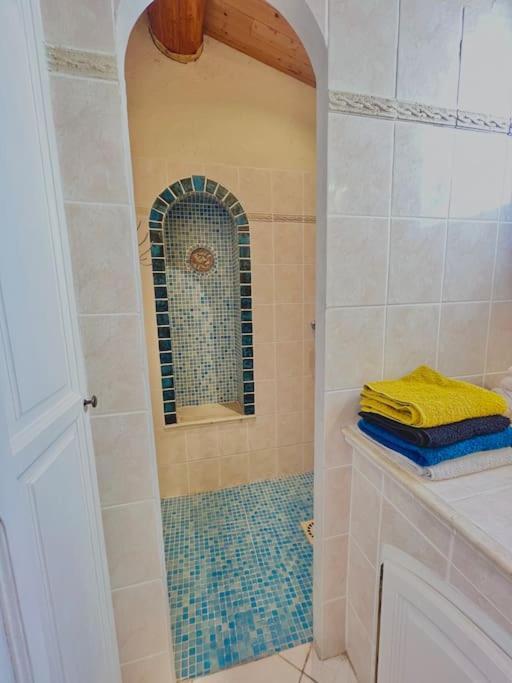 Appartement Proche Aeroport Marseille Marignane - Studio Confortable - Logement Ideal - Hebergement Tout Equipe Rognac Ngoại thất bức ảnh
