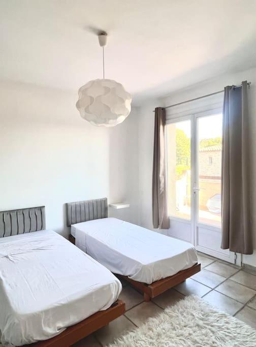 Appartement Proche Aeroport Marseille Marignane - Studio Confortable - Logement Ideal - Hebergement Tout Equipe Rognac Ngoại thất bức ảnh
