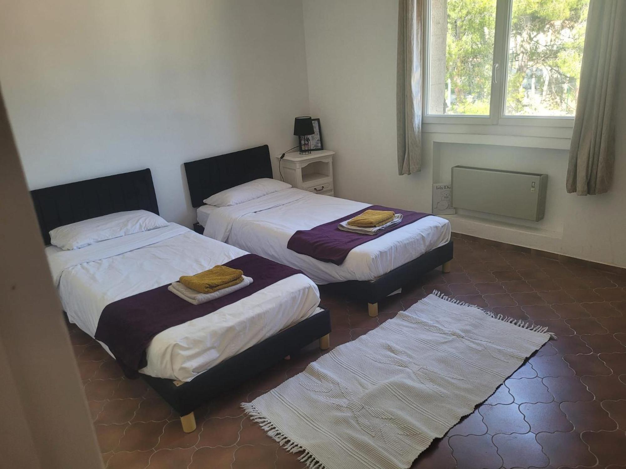 Appartement Proche Aeroport Marseille Marignane - Studio Confortable - Logement Ideal - Hebergement Tout Equipe Rognac Ngoại thất bức ảnh